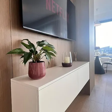 Vapartment Eurovea 2 Bratislava, Private Parking Апартаменты *