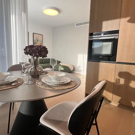 Vapartment Eurovea 2 Bratislava, Private Parking Apartman Pozsony