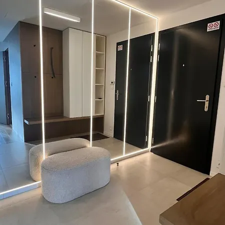 Vapartment Eurovea 2 Bratislava, Private Parking Апартаменты *